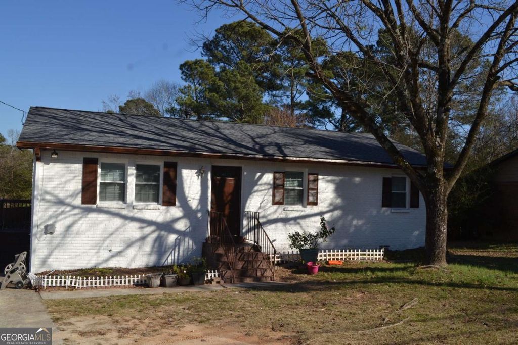 Photo of 555 Lee Byrd Road, Loganville, GA 30052 (MLS # 10657690)