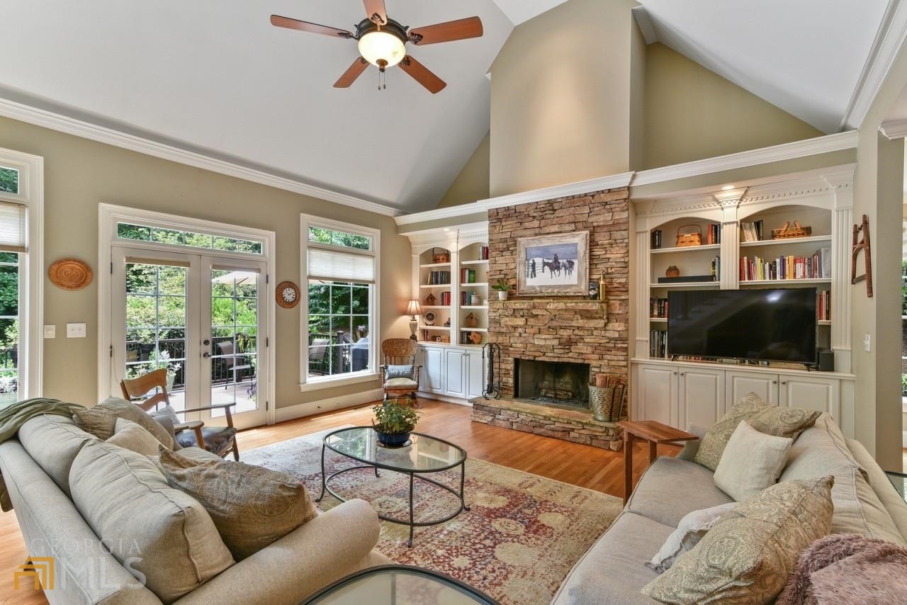 Triple Crown - Residential