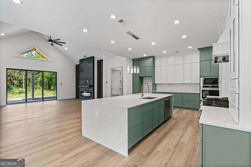 520 Rockbridge RD SW