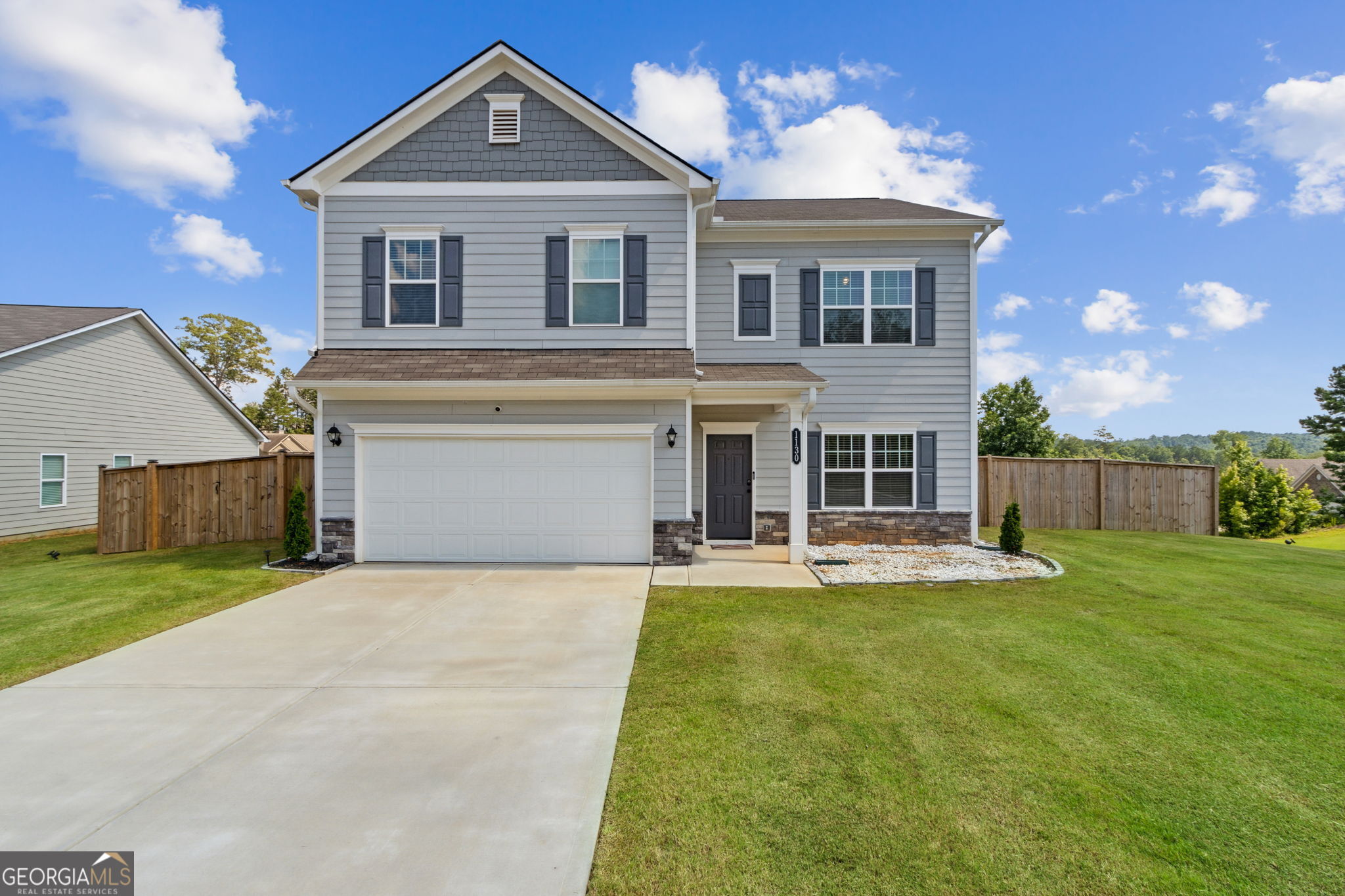 1130 Lyndhurst LN