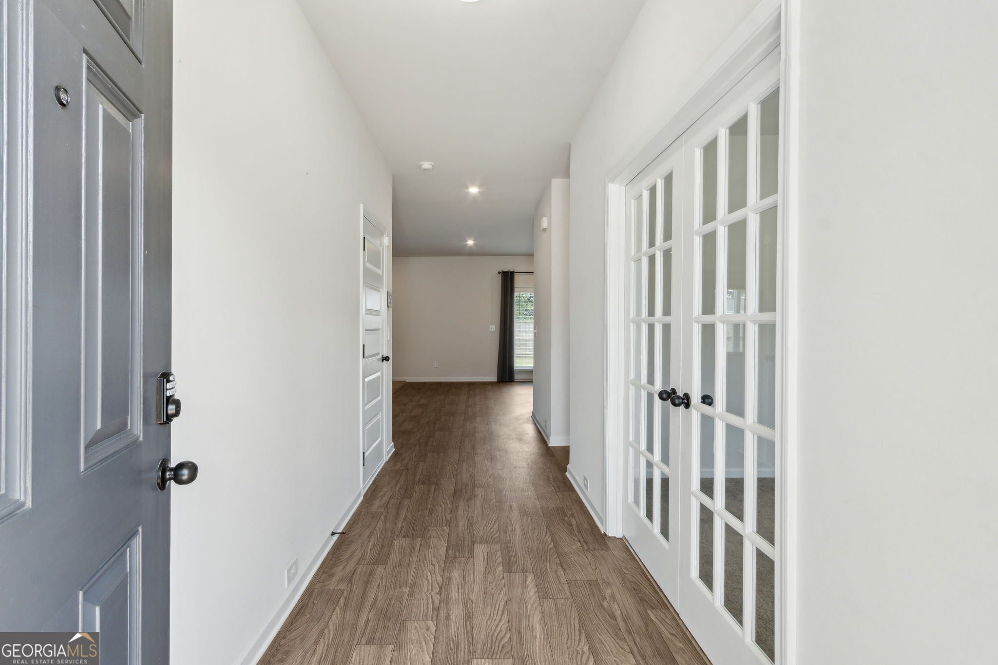1130 Lyndhurst LN