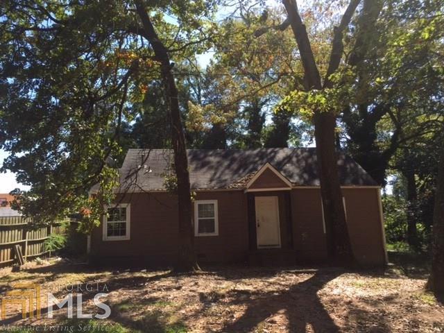 GREAT LOCATION.. PRICED TO SELL, CAPE COD STYLE HOUSE, MASTER ON THE MAIN LEVEL, 2 BED/1 BATH UPSTAIRS.