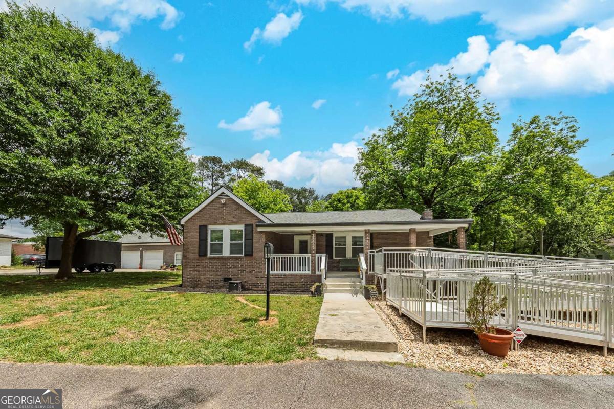1953 Powder Springs RD SW