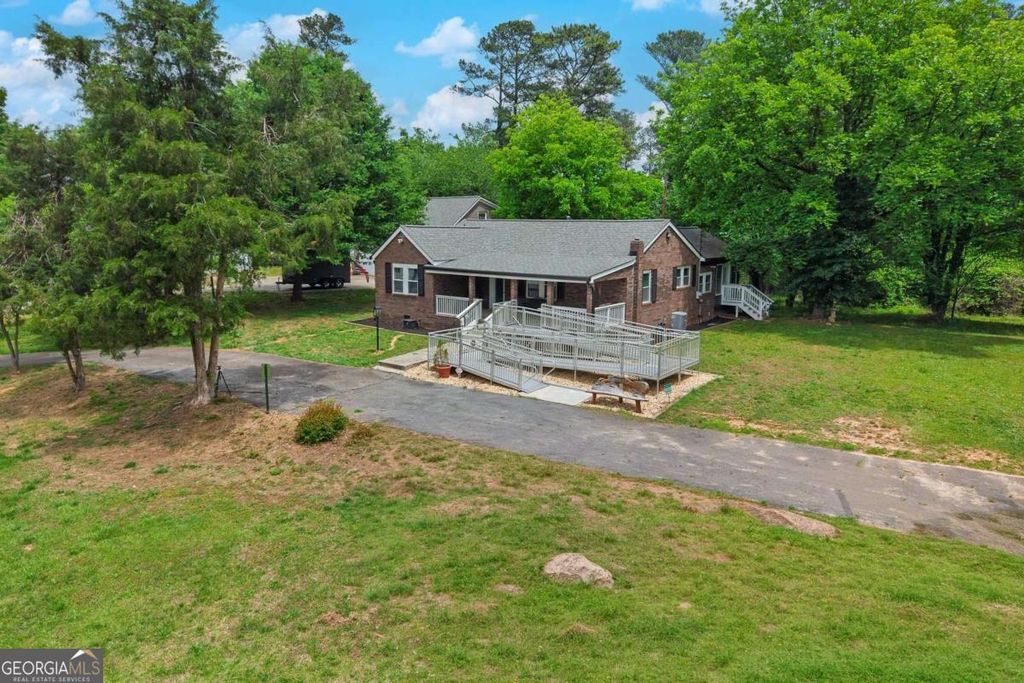 Photo of 1953 Powder Springs Road SW, Marietta, GA 30064 (MLS # 10760864)