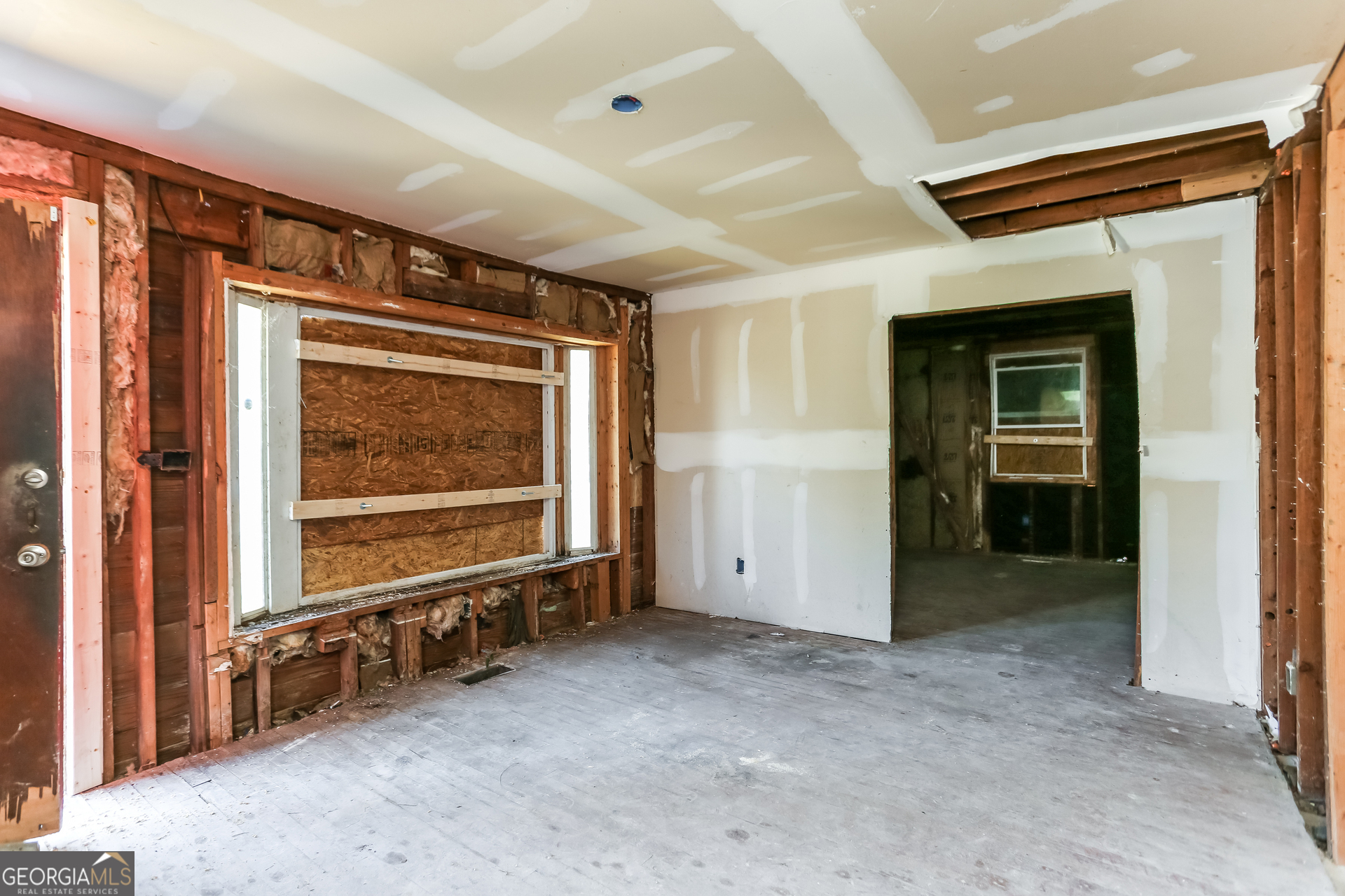 2186 Tiger Flowers DR NW