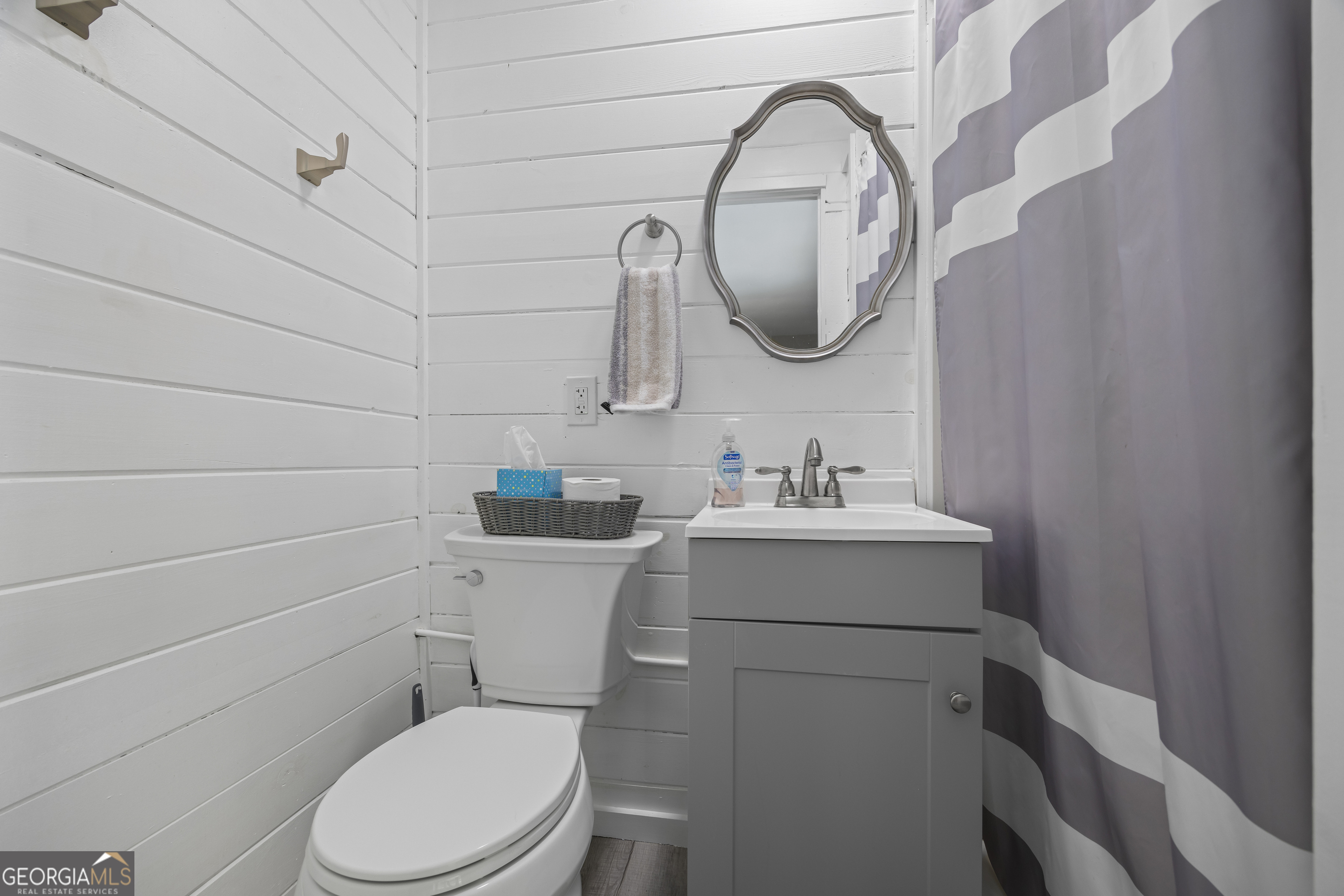 Lavonia, Georgia 30553, United States, 5 Bedrooms Bedrooms, ,3 BathroomsBathrooms,Residential,Active,44258