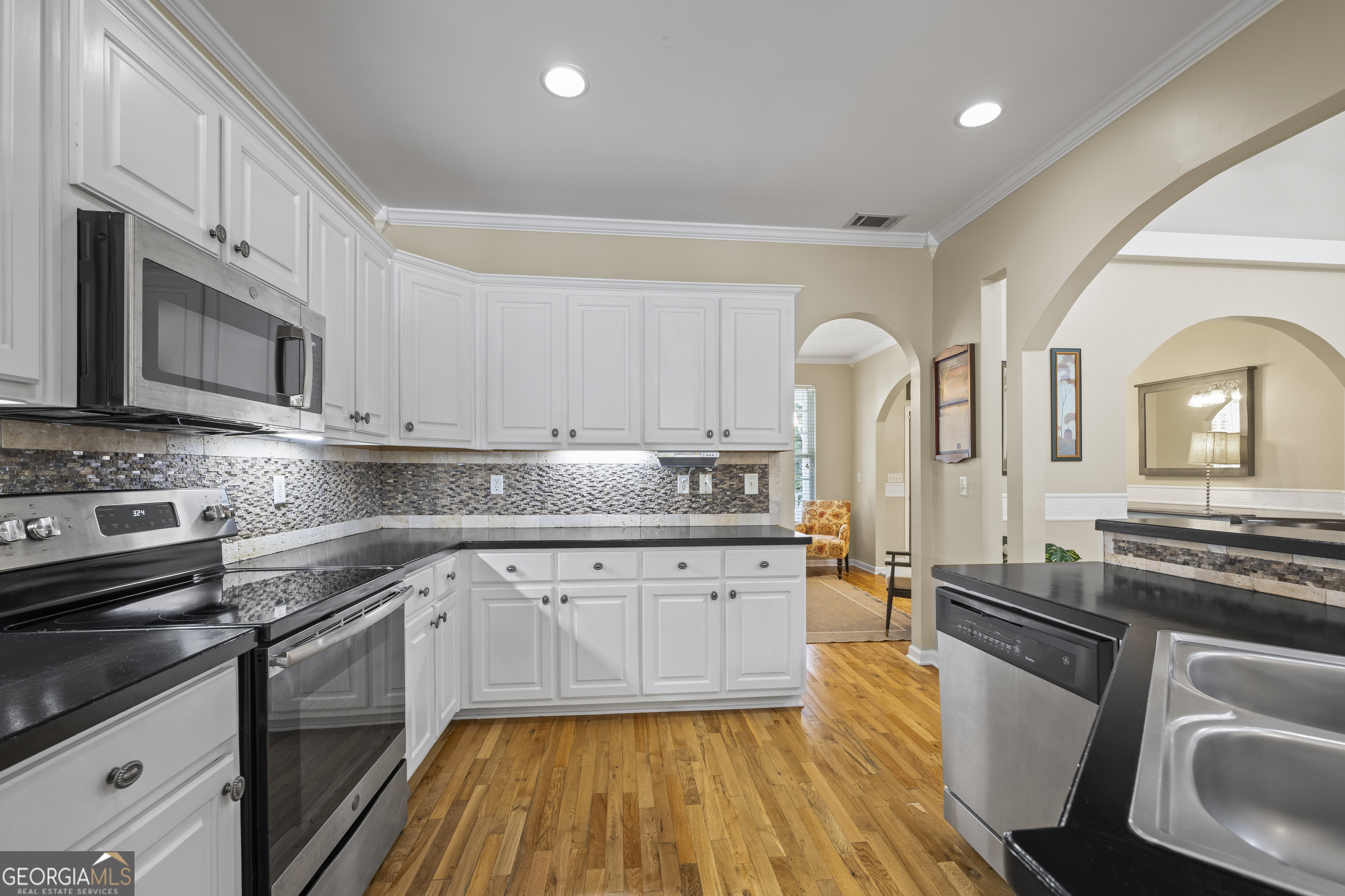 Lavonia, Georgia 30553, United States, 5 Bedrooms Bedrooms, ,3 BathroomsBathrooms,Residential,Active,44258