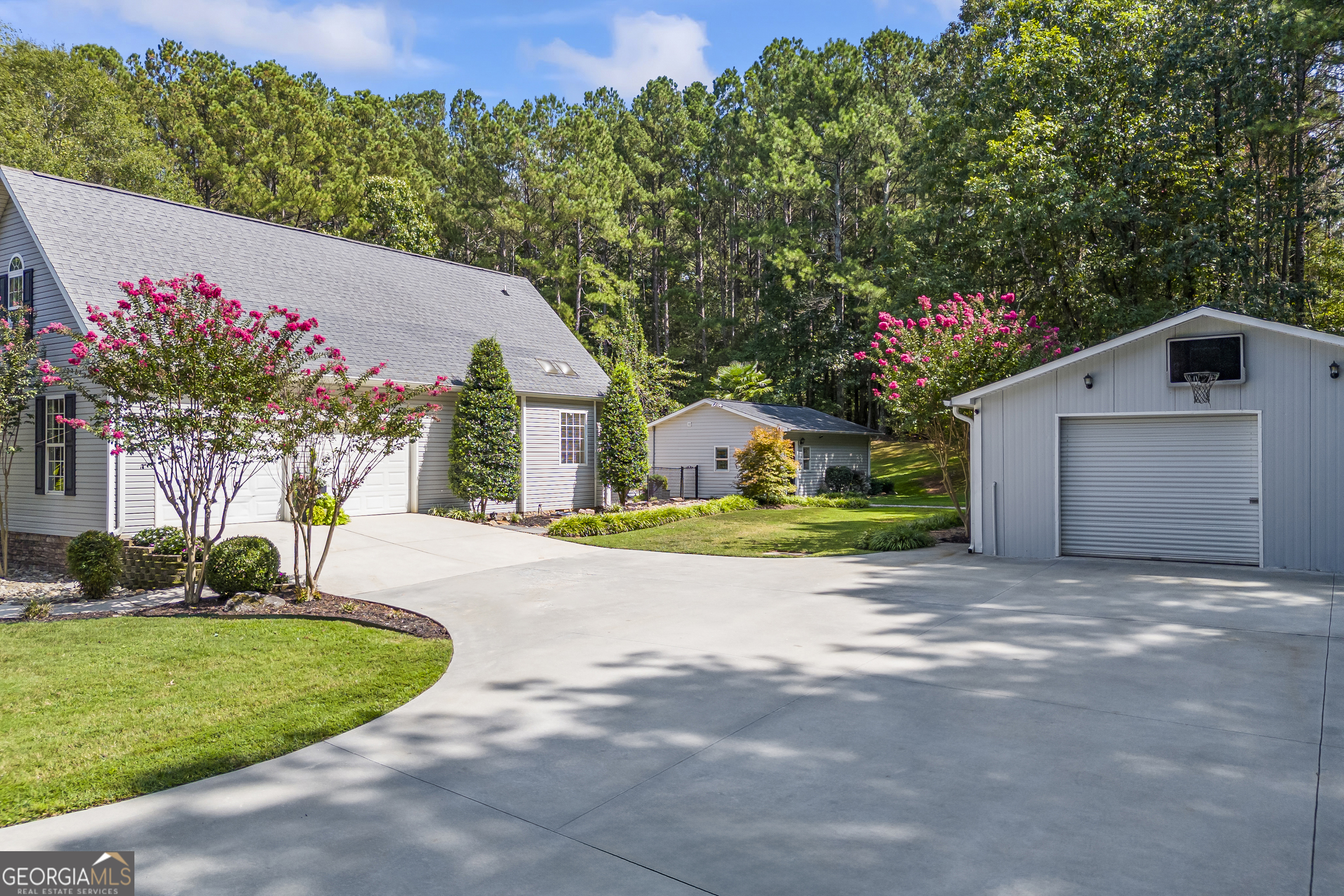 Lavonia, Georgia 30553, United States, 5 Bedrooms Bedrooms, ,3 BathroomsBathrooms,Residential,Active,44258