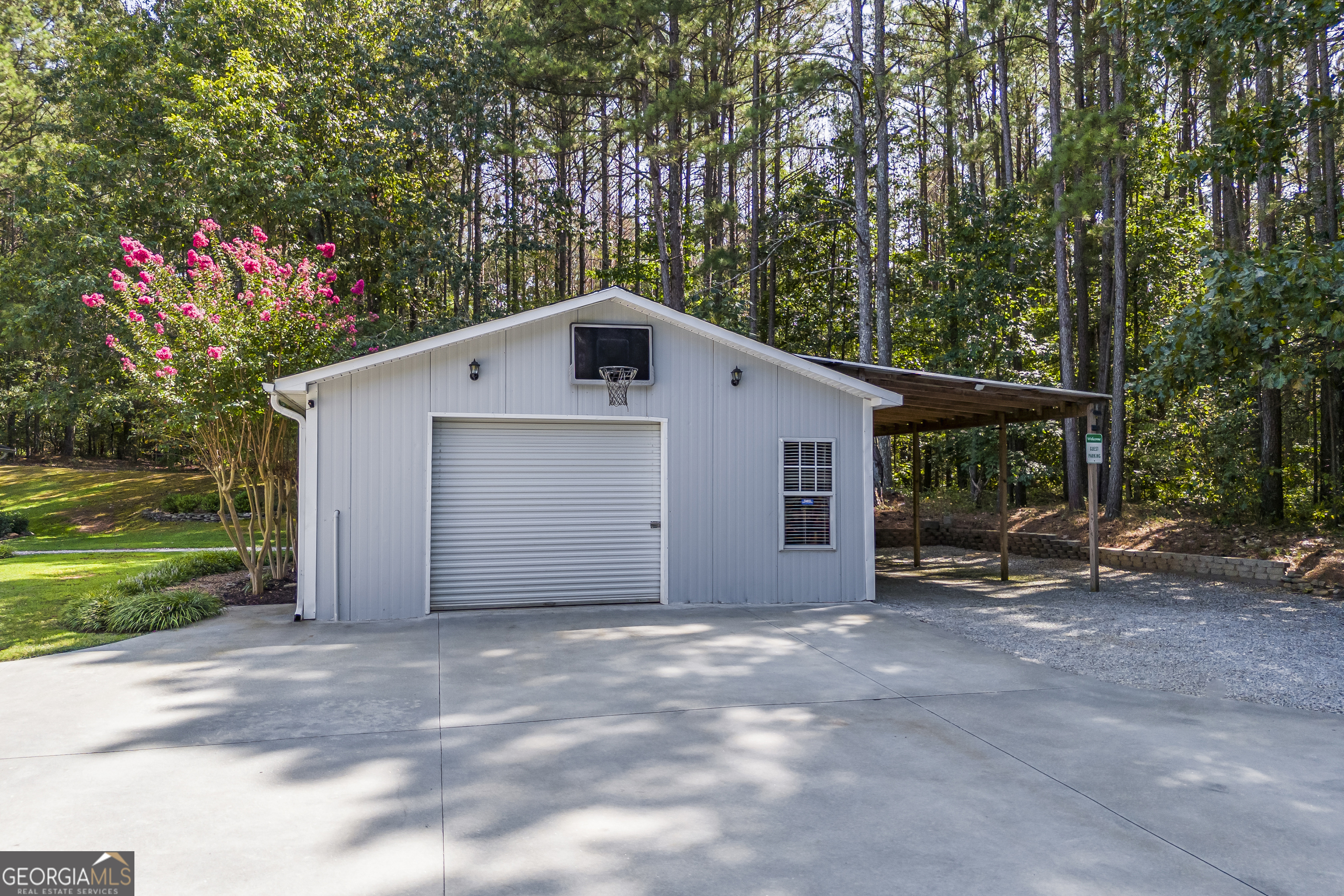 Lavonia, Georgia 30553, United States, 5 Bedrooms Bedrooms, ,3 BathroomsBathrooms,Residential,Active,44258