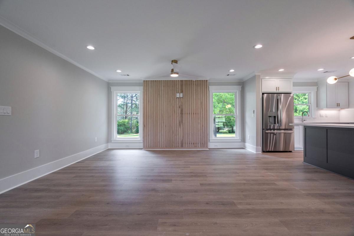 1090 Kenway DR