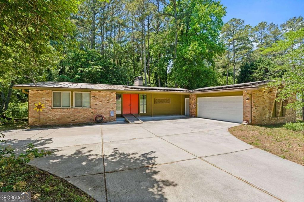 Photo of 3599 Summitridge Drive, Atlanta, GA 30340 (MLS # 10758904)