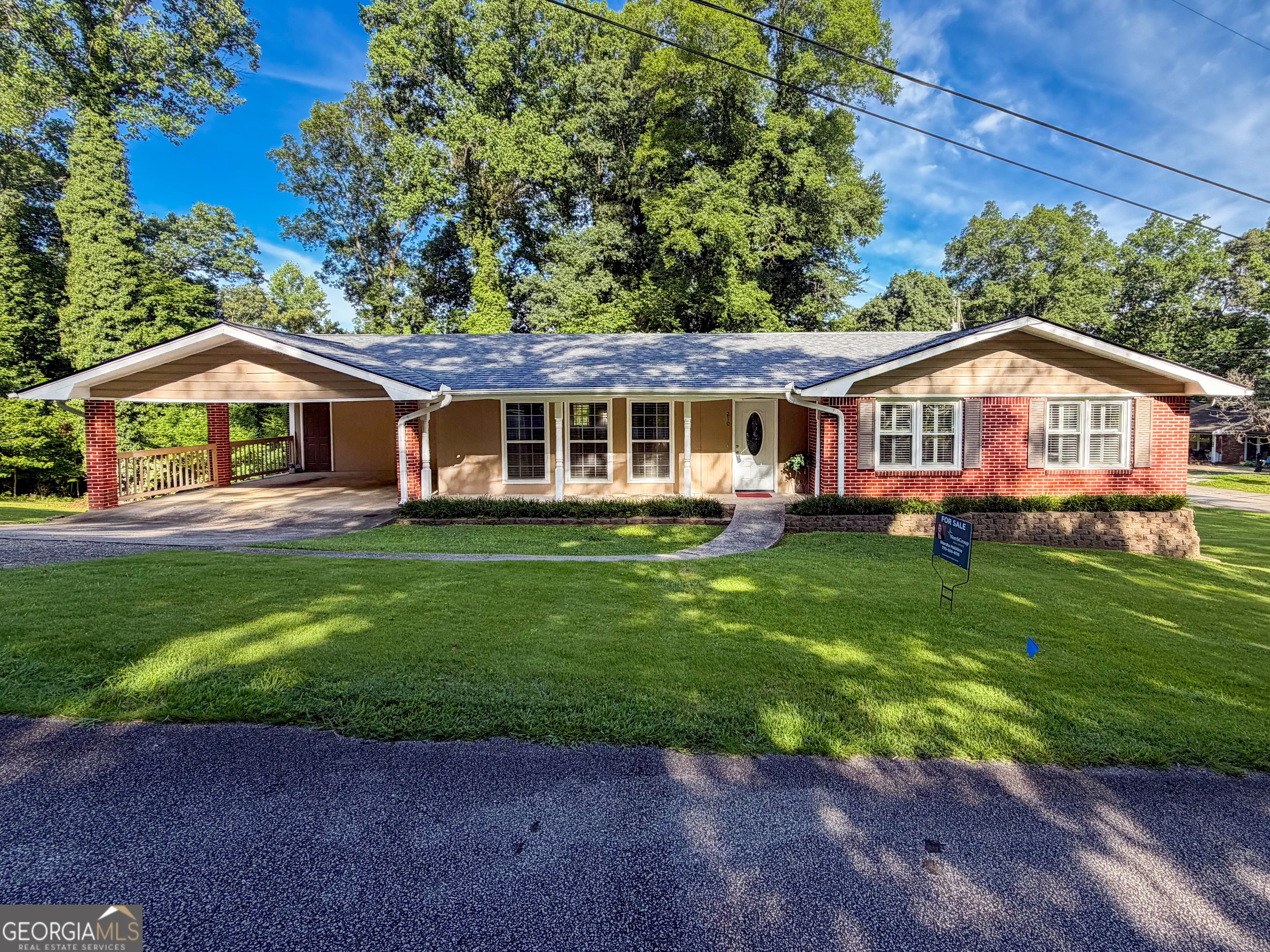 210 Greenwood Lane