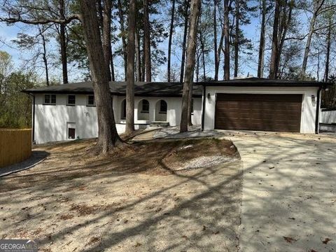 3185 Hammarskjold DR East Point GA 30344