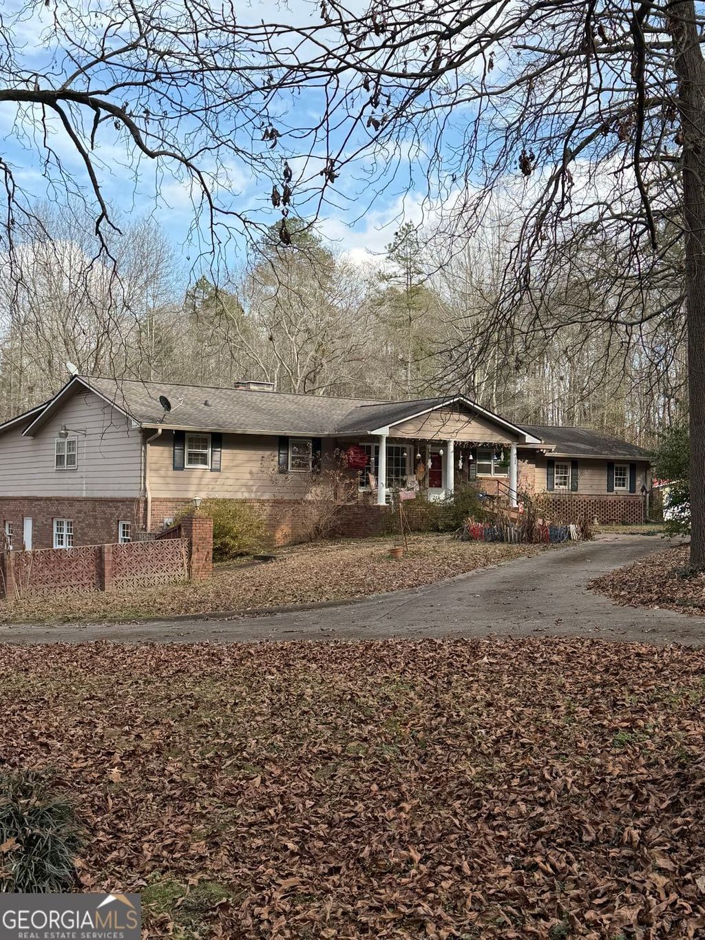 Photo of 329 Riverbend Drive, Royston, GA 30662 (MLS # 10655705)