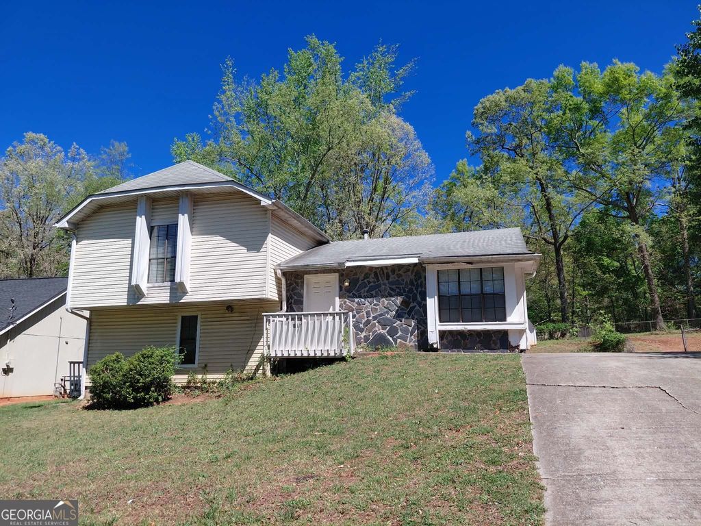 Photo of 2283 Newgate Drive, Decatur, GA 30035 (MLS # 10735895)