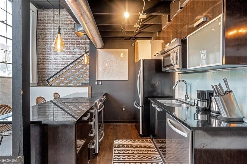 650 Glen Iris DR NE 23