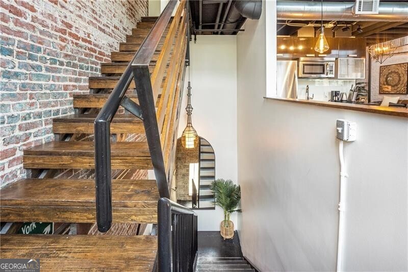 650 Glen Iris DR NE 23