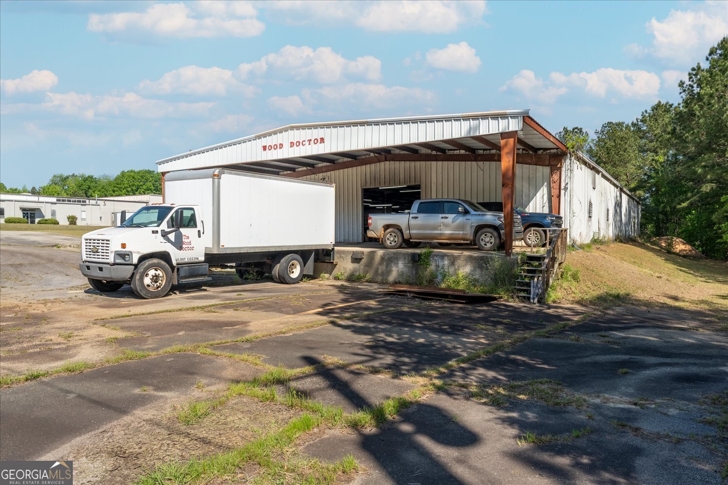 1060 Industrial BLVD