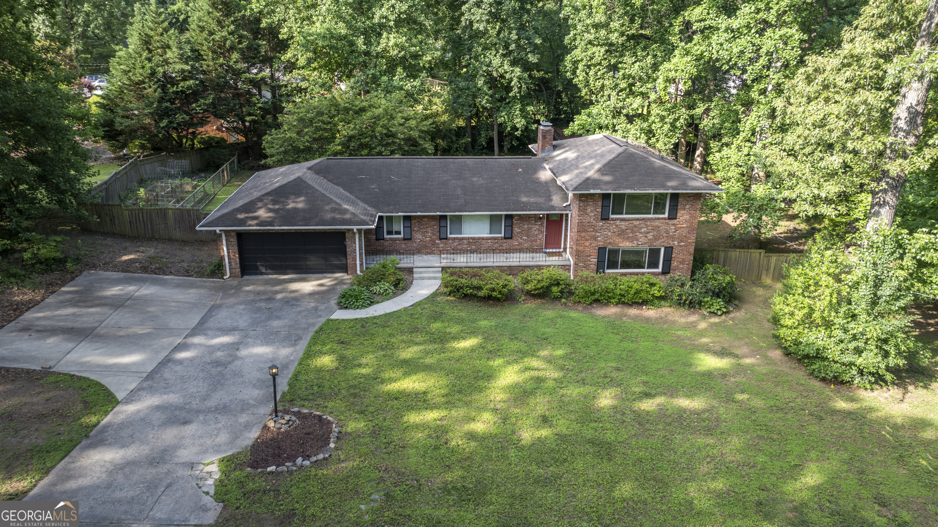 Pioneer Woods - Residential