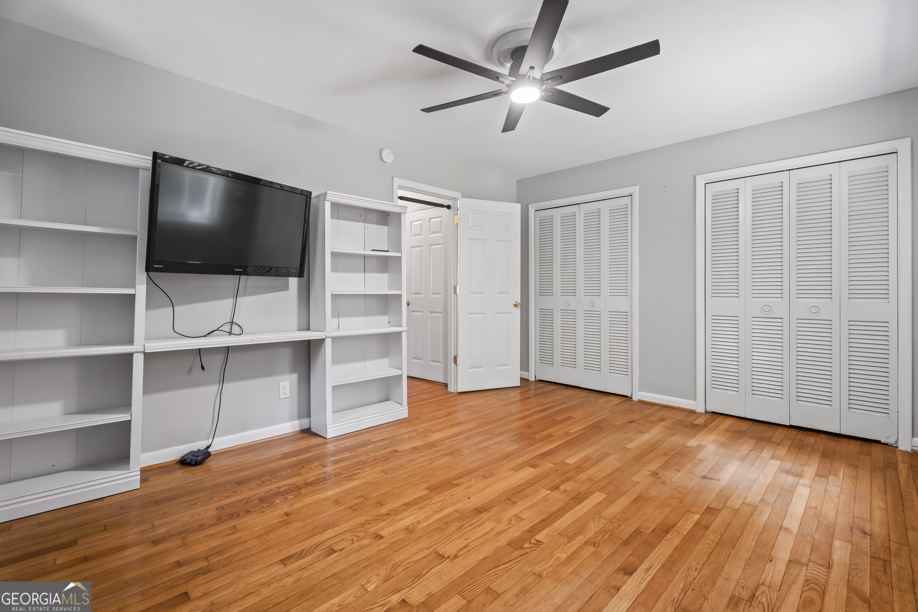 Pioneer Woods - Residential
