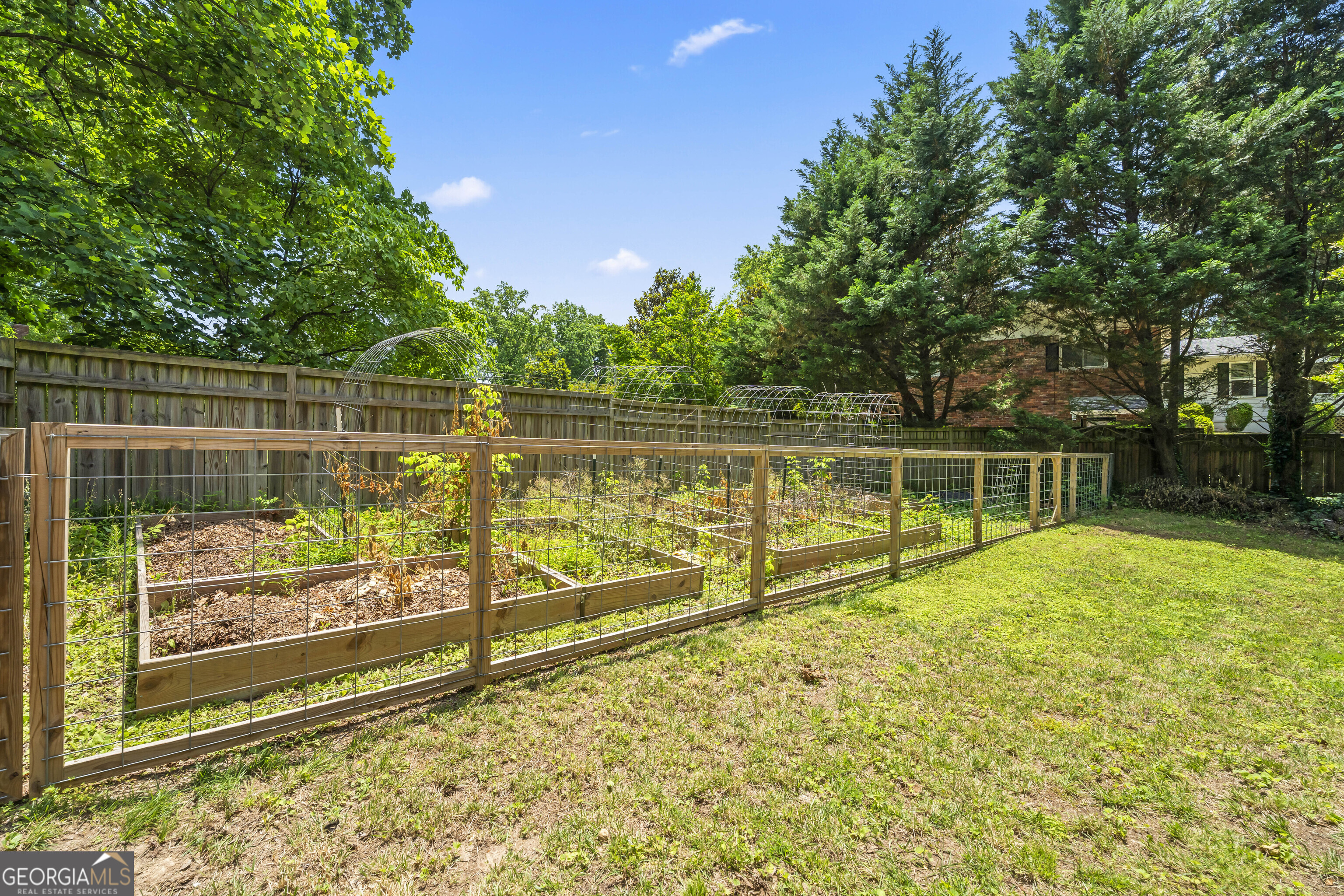 Pioneer Woods - Residential