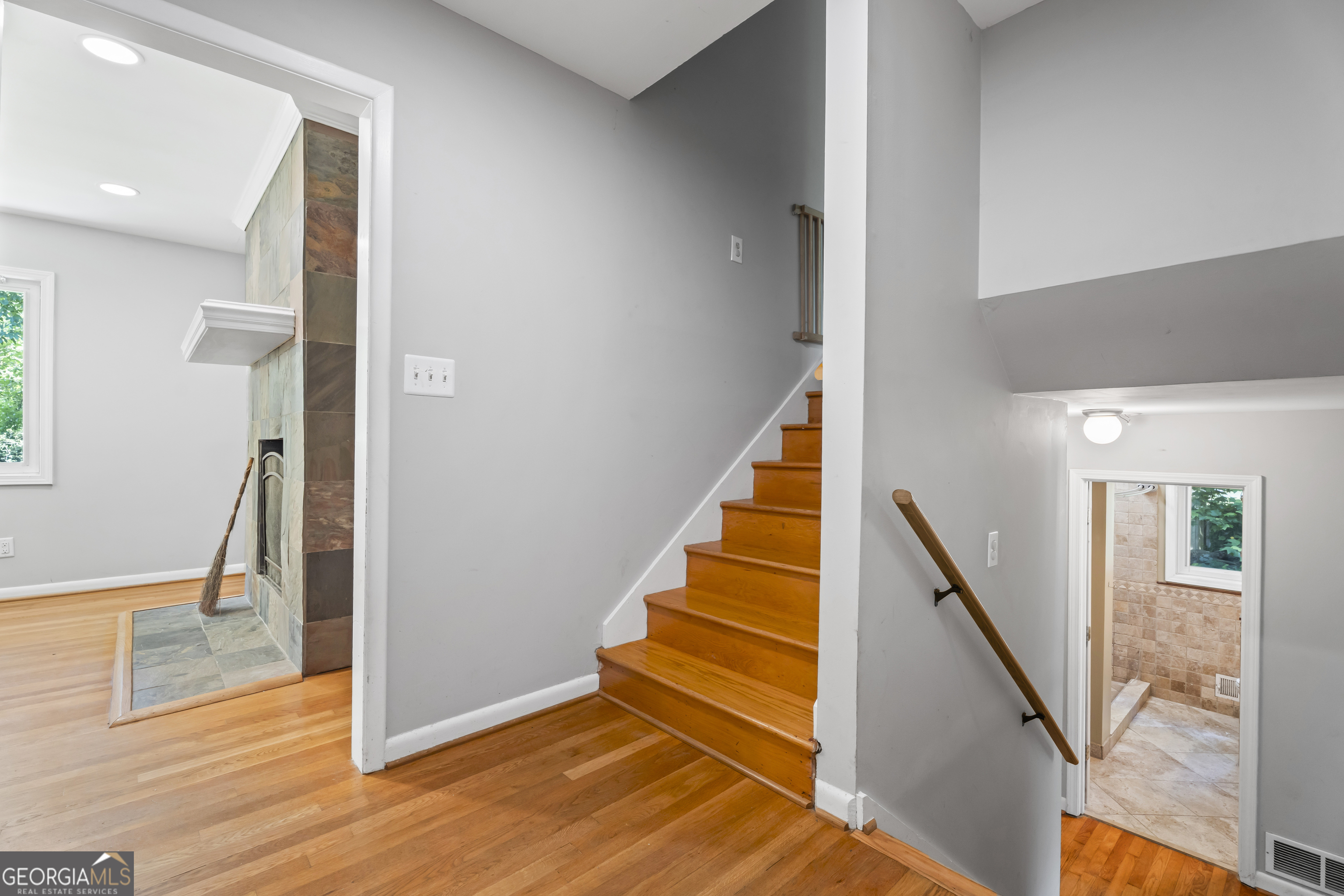 Pioneer Woods - Residential