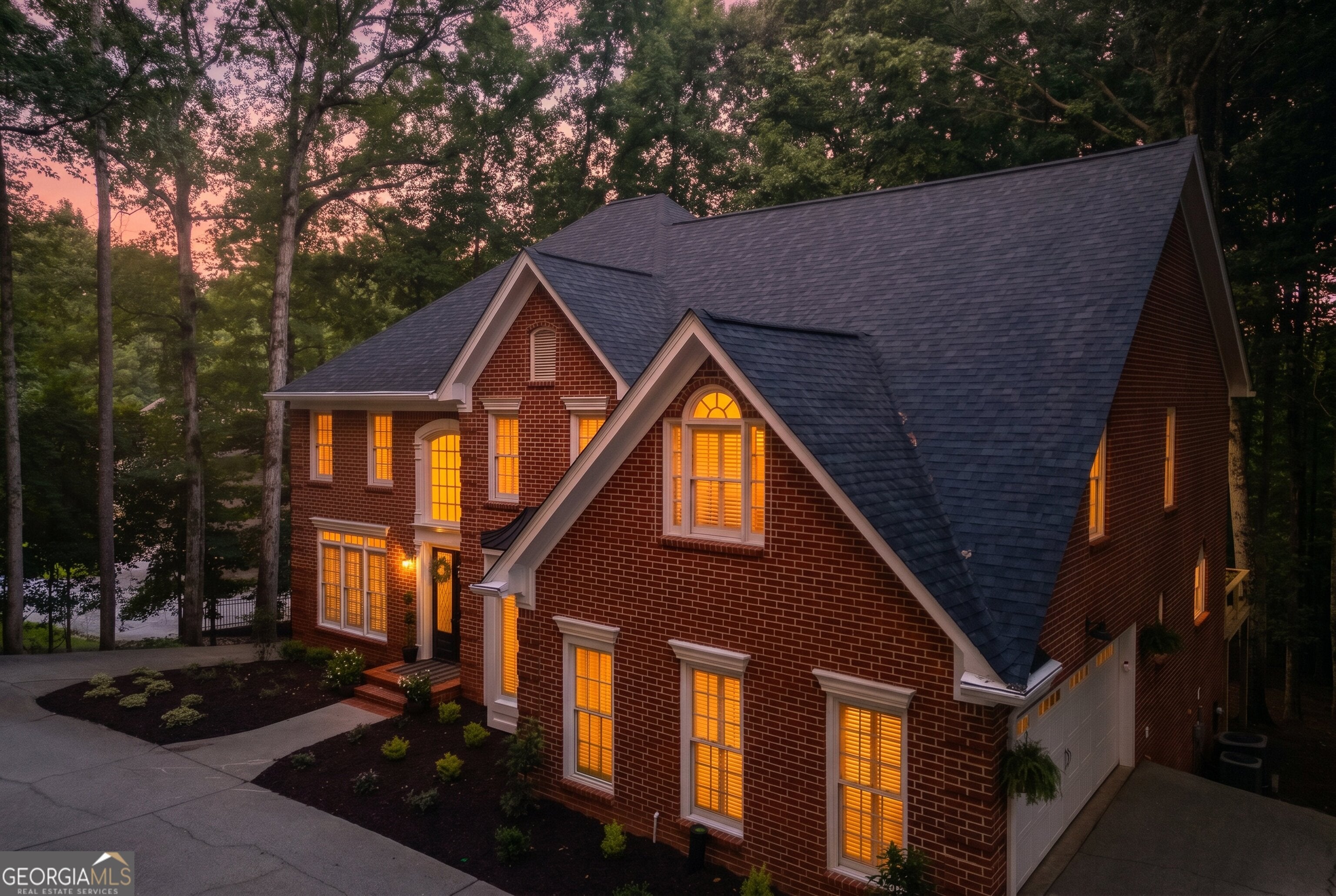 1001 Mickleton LN