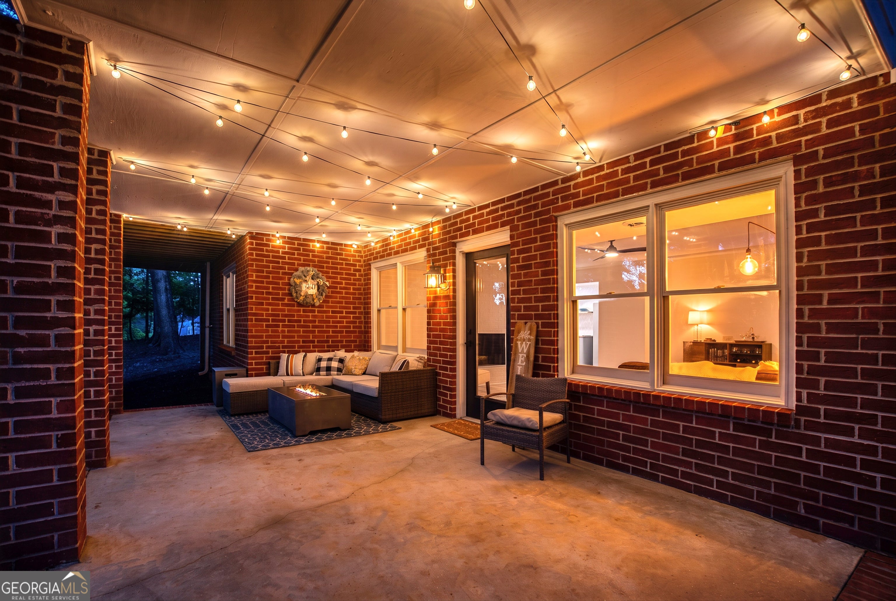 1001 Mickleton LN