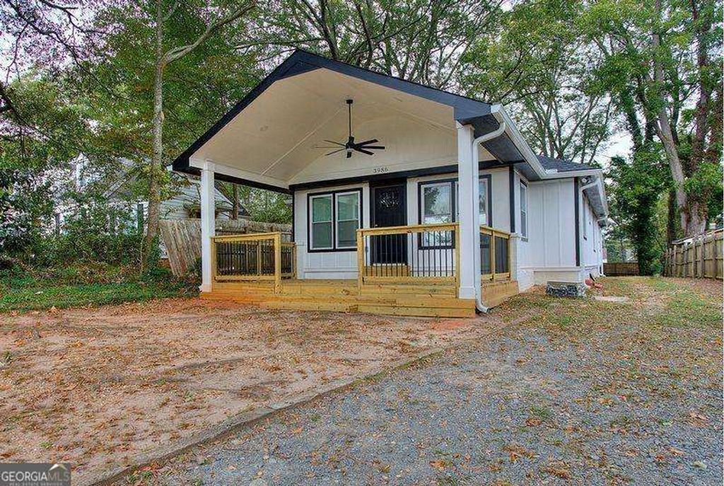 Photo of 3986 E Ponce De Leon Avenue, Clarkston, GA 30021 (MLS # 10688367)