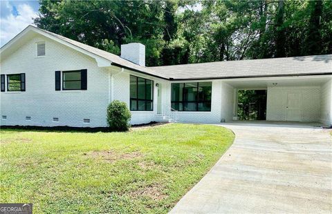 245 Lunie DR SW Mableton GA 30126