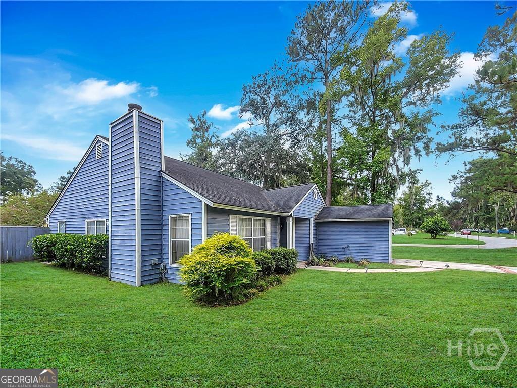 1 E White Hawthorne DR