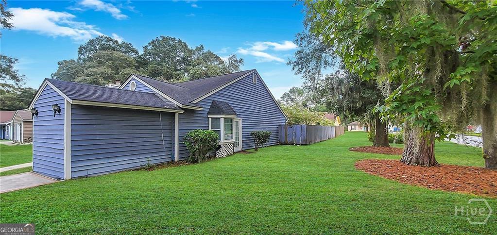 1 E White Hawthorne DR