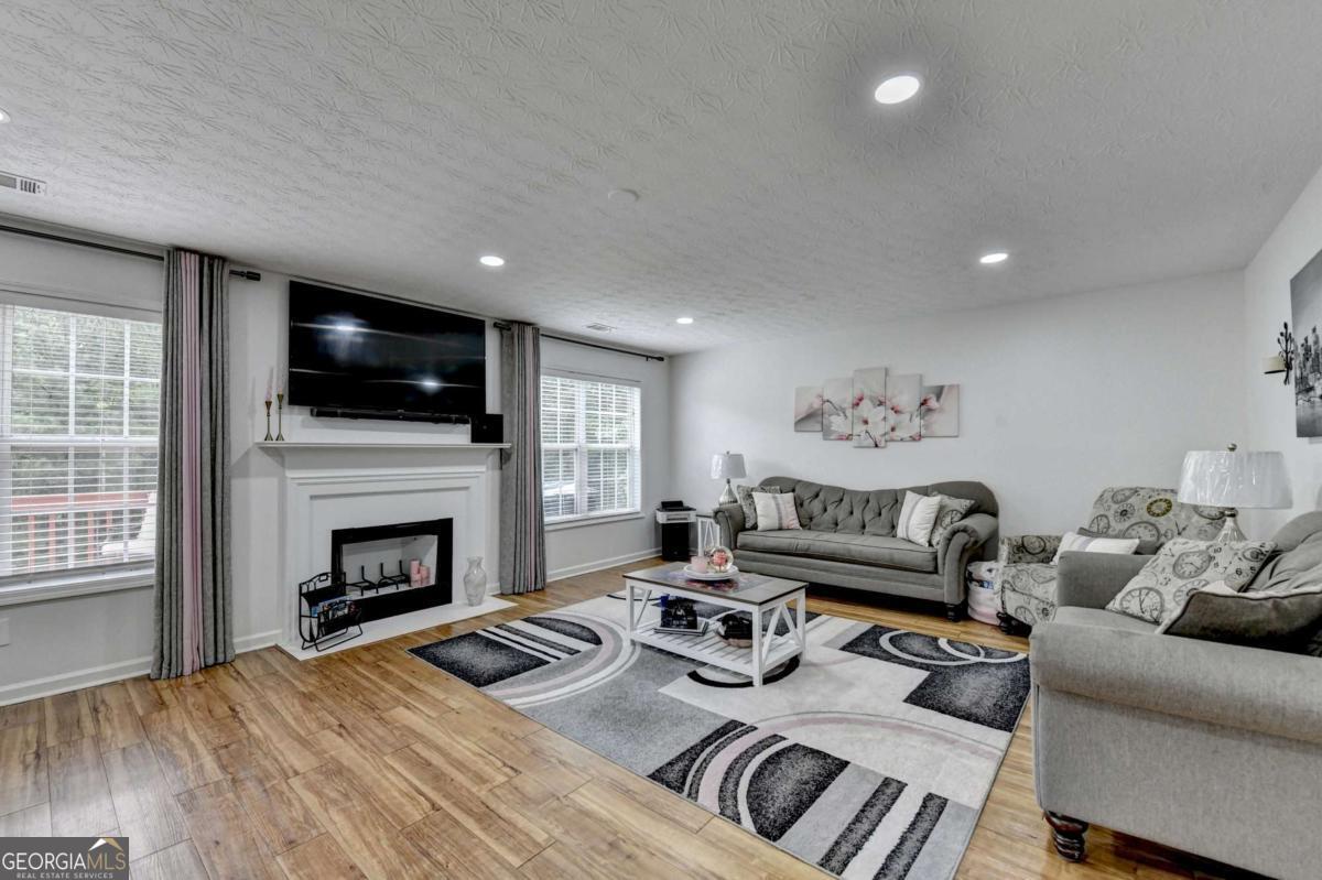 280 Kentshire PL