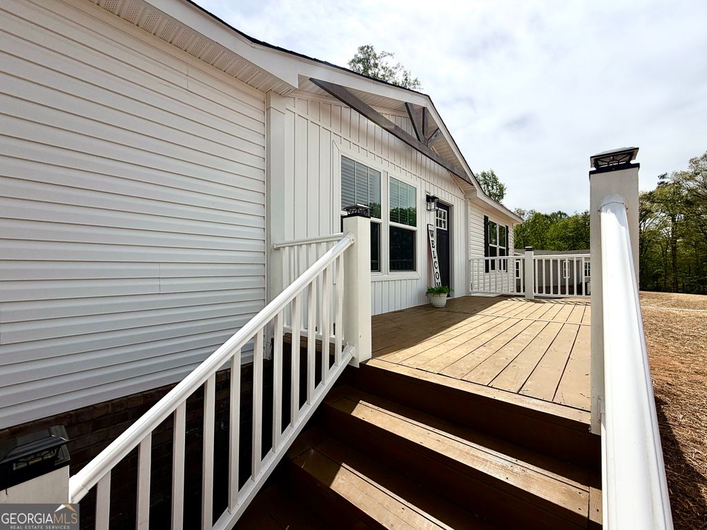 Photo of 2852 Hollywood Church RD, Clarkesville, GA 30523 (MLS # 10731409)