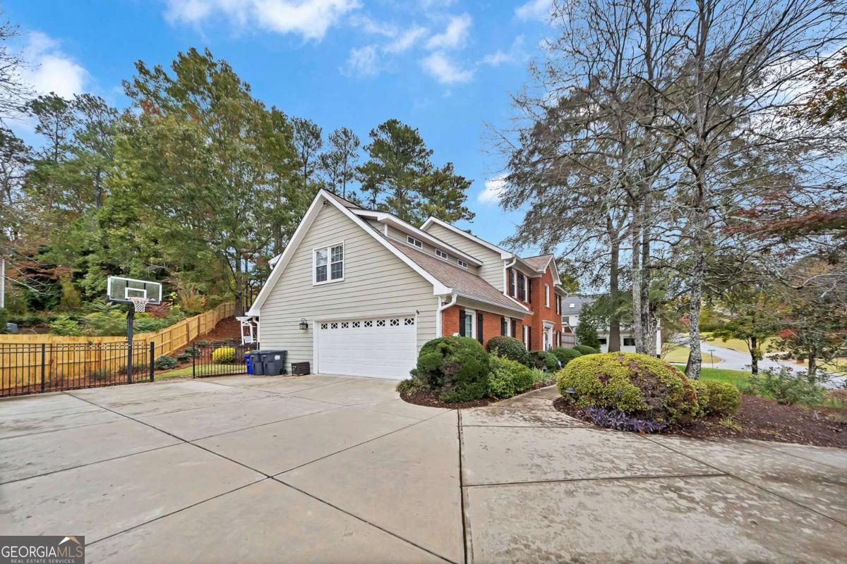 2237 Chadds Creek DR