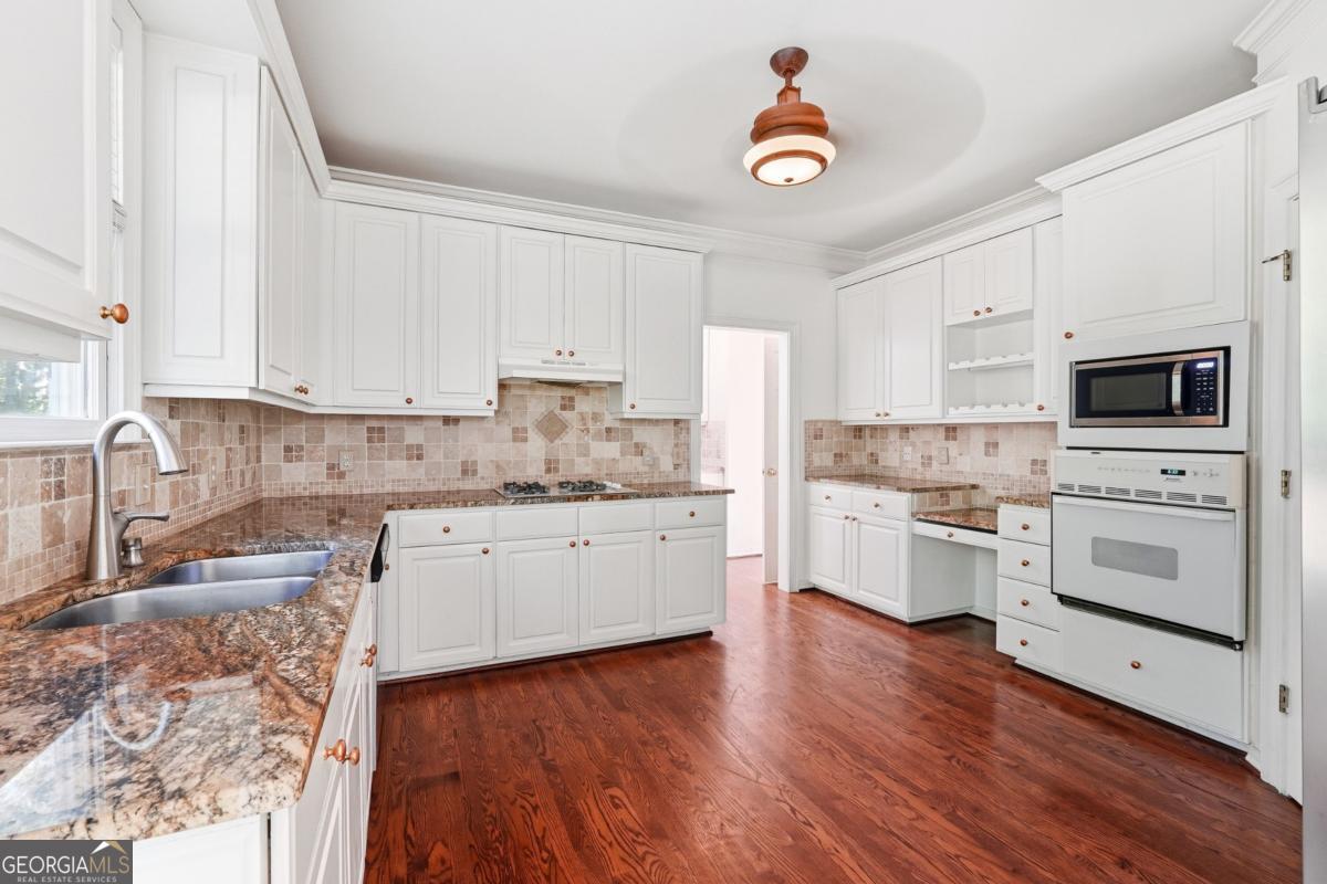 Hamptons Grant - Residential