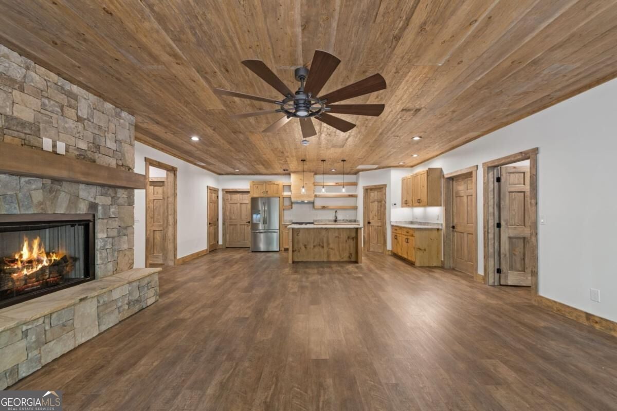 164 Brook LN