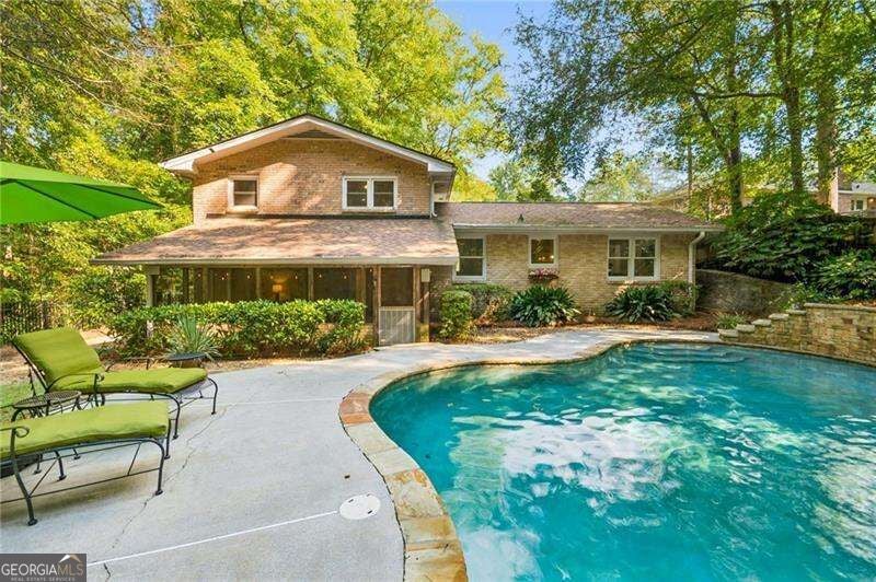2753 Henderson CT