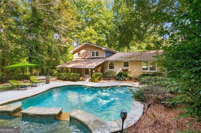 2753 Henderson CT