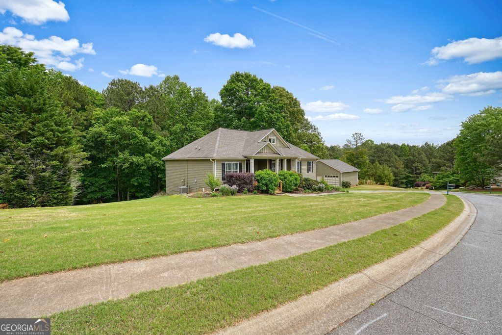 136 Sweetwater Creek TRL