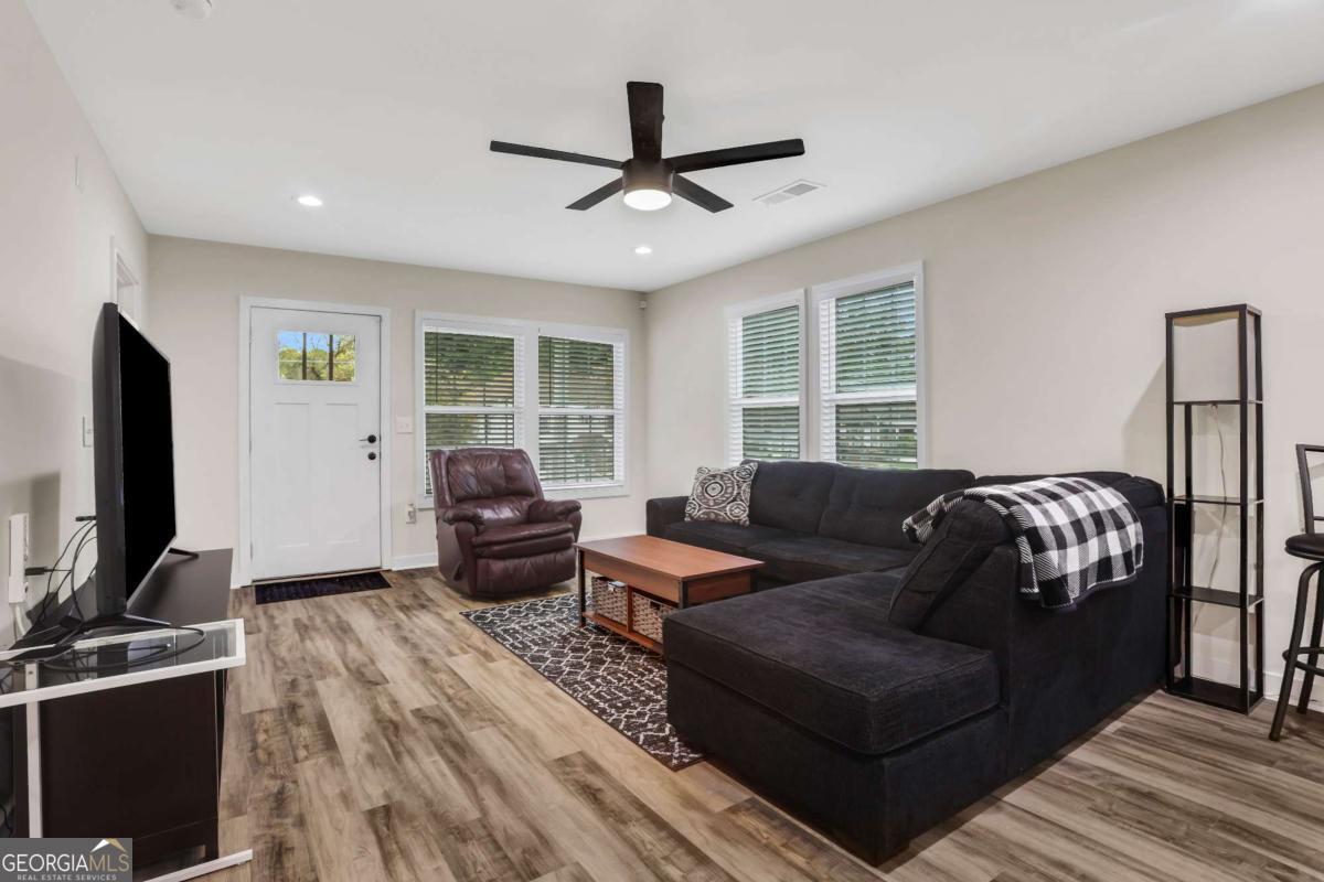 235 Holly RD NW