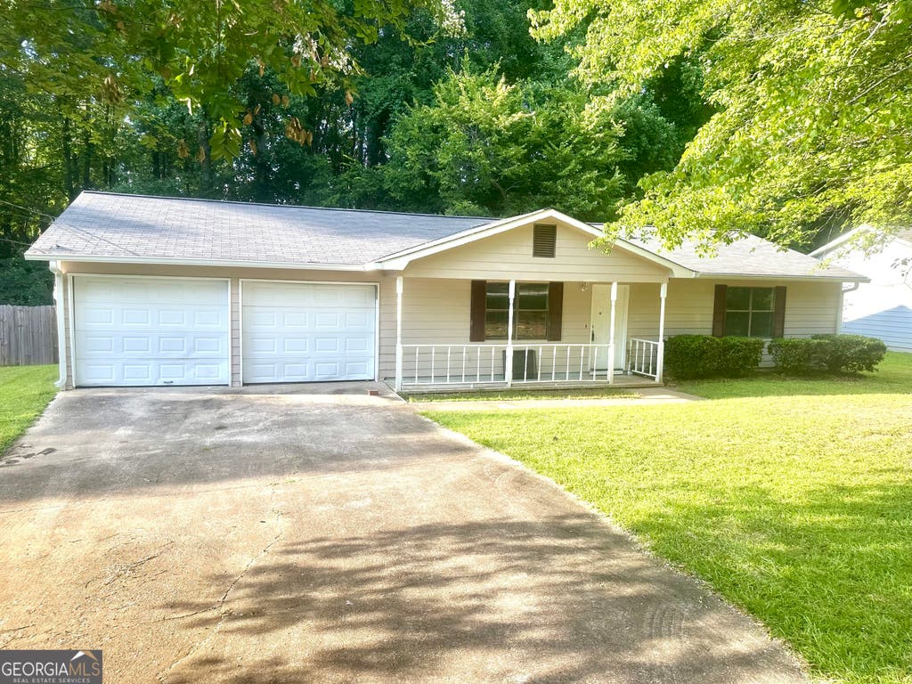Photo of 10197 Hamilton Glen, Jonesboro, GA 30238 (MLS # 10804799)