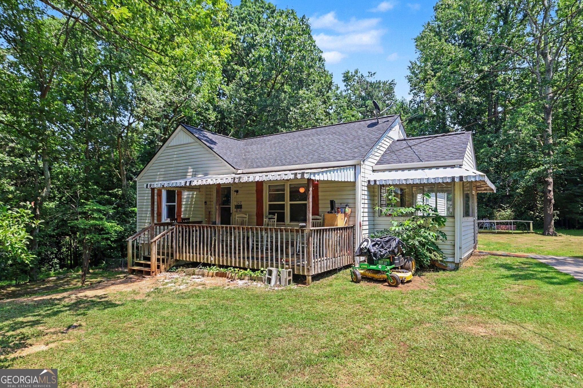 127 White ST