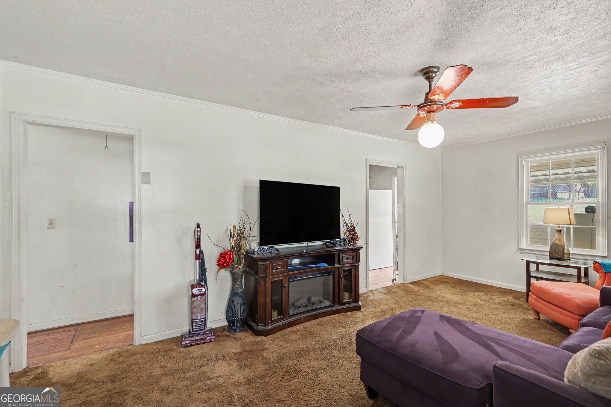 127 White ST