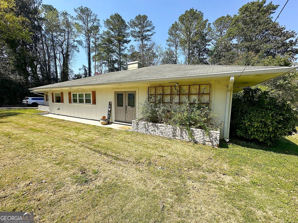Photo of 450 Gordon Circle, Lagrange, GA 30240 (MLS # 10715608)