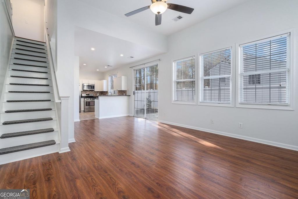 Photo of 244 Windcroft Circle NW, Acworth, GA 30101 (MLS # 10685322)