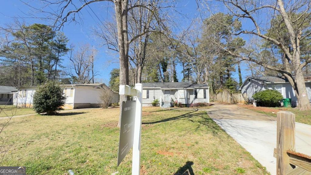 Photo of 4262 Lindsey Drive, Decatur, GA 30035 (MLS # 10709417)