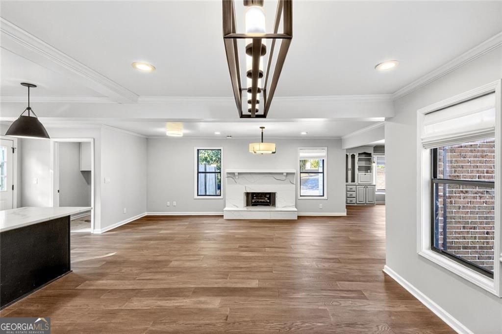 1056 Indian Hills PKWY NE