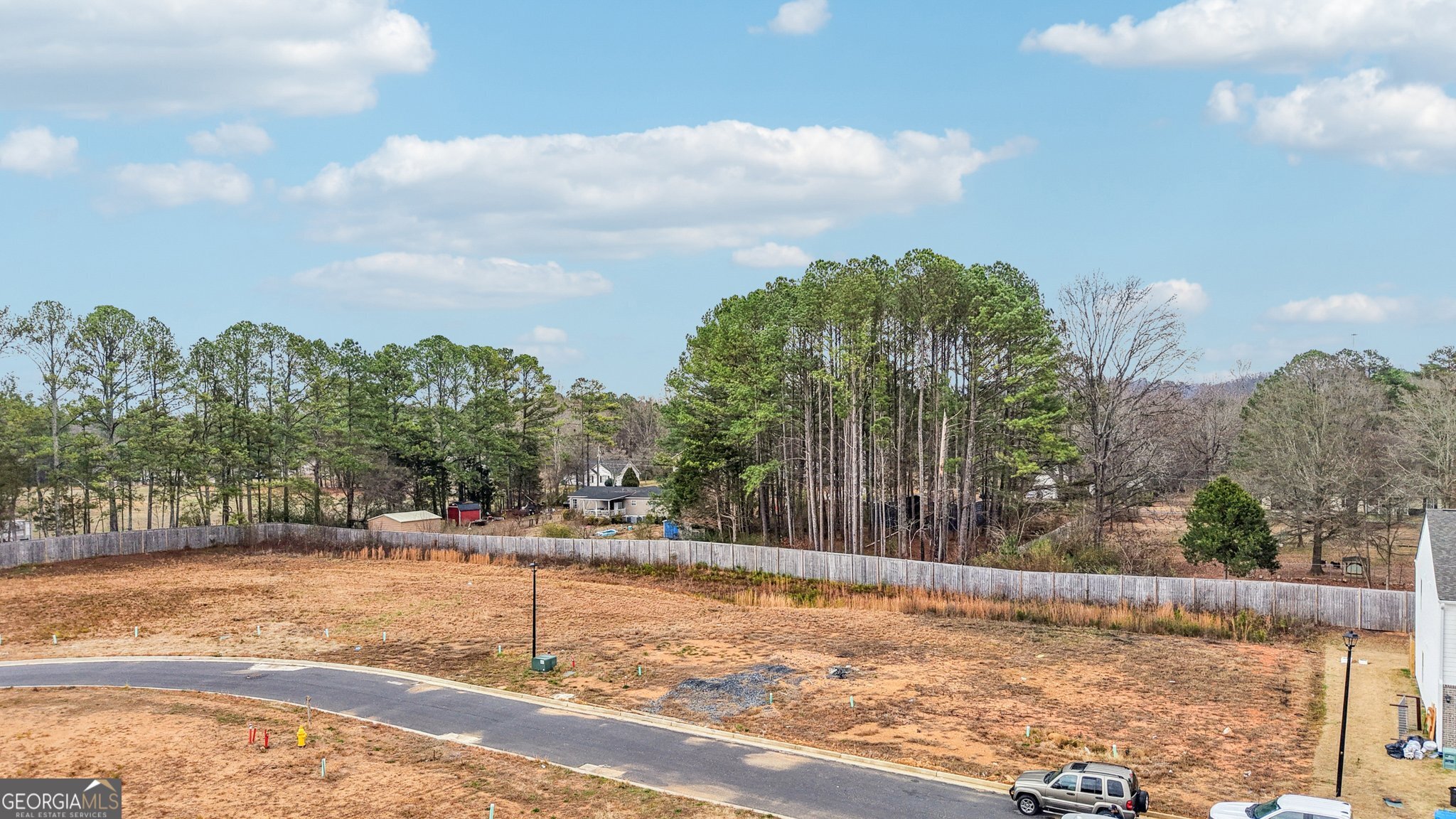 162 Village Green DR NW