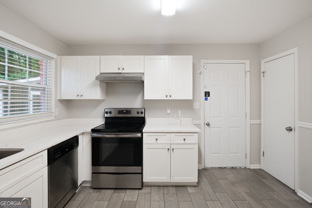 Photo of 1604 Drayton Woods Drive, Tucker, GA 30084 (MLS # 10825767)